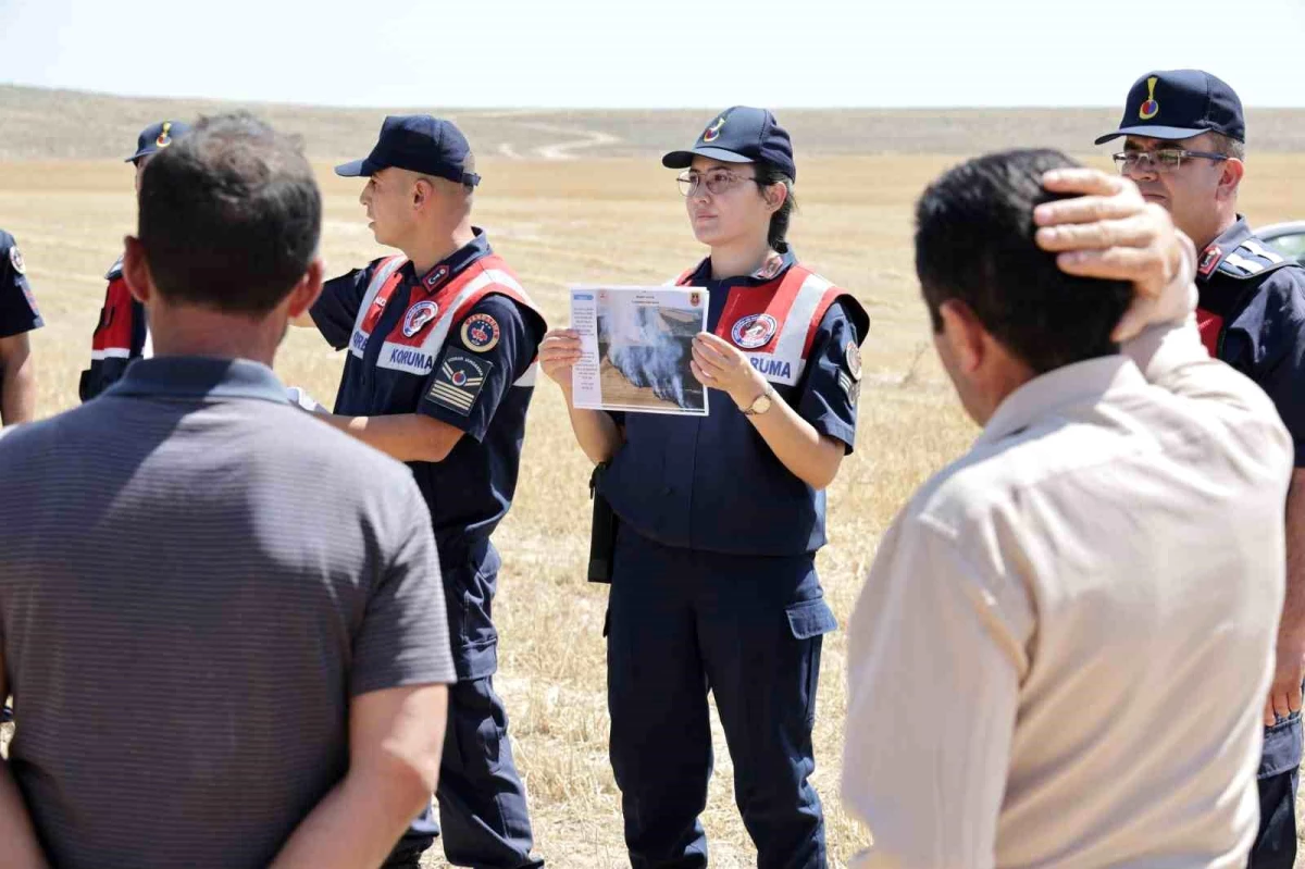 Aksaray’da Jandarma Ekipleri Anız Yangınlarına Karşı Denetim ve Eğitim Faaliyetleri Yürütüyor