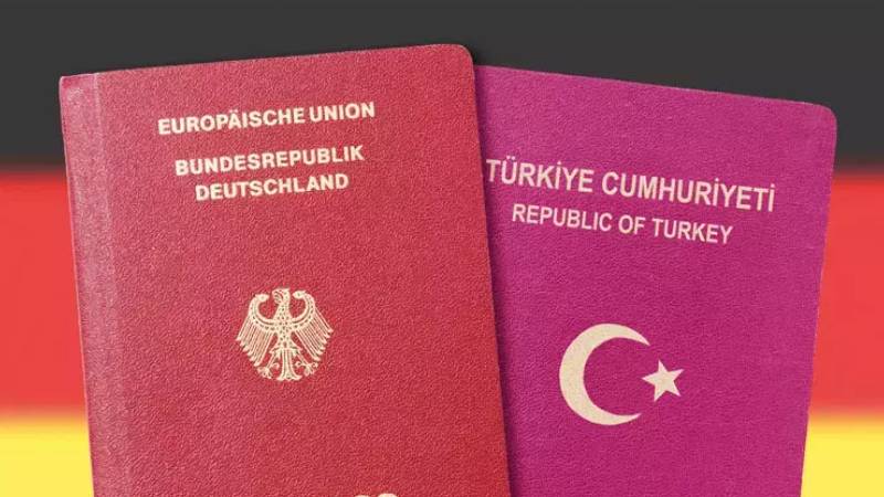Almanya’da Türklere de çifte vatandaşlık hakkı tanıyan yasa bugün yürürlüğe giriyor