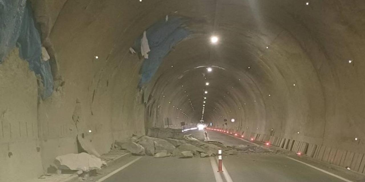 Artvin- Yusufeli Karayolu’nda Tünel Çöktü