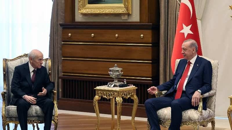 Erdoğan ve Bahçeli Külliye’de: Görüşme MHP liderinin rahatsızlığına rağmen gerçekleşti, öncesinde “birlik” mesajı verildi