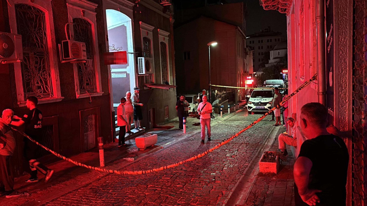 İzmir’de 14 ve 12 yaşlarındaki iki kardeş, otel odasında ölü bulundu