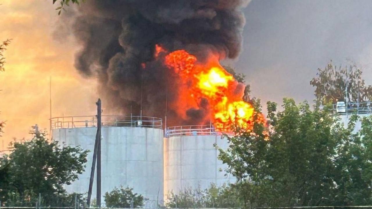 Rusya’da iki petrol rafinerisine saldırı