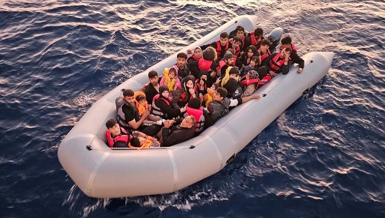 Yunanistan’ın Akdeniz’de üç yılda geri ittiği düzensiz göçmenlerden 43’ü öldü
