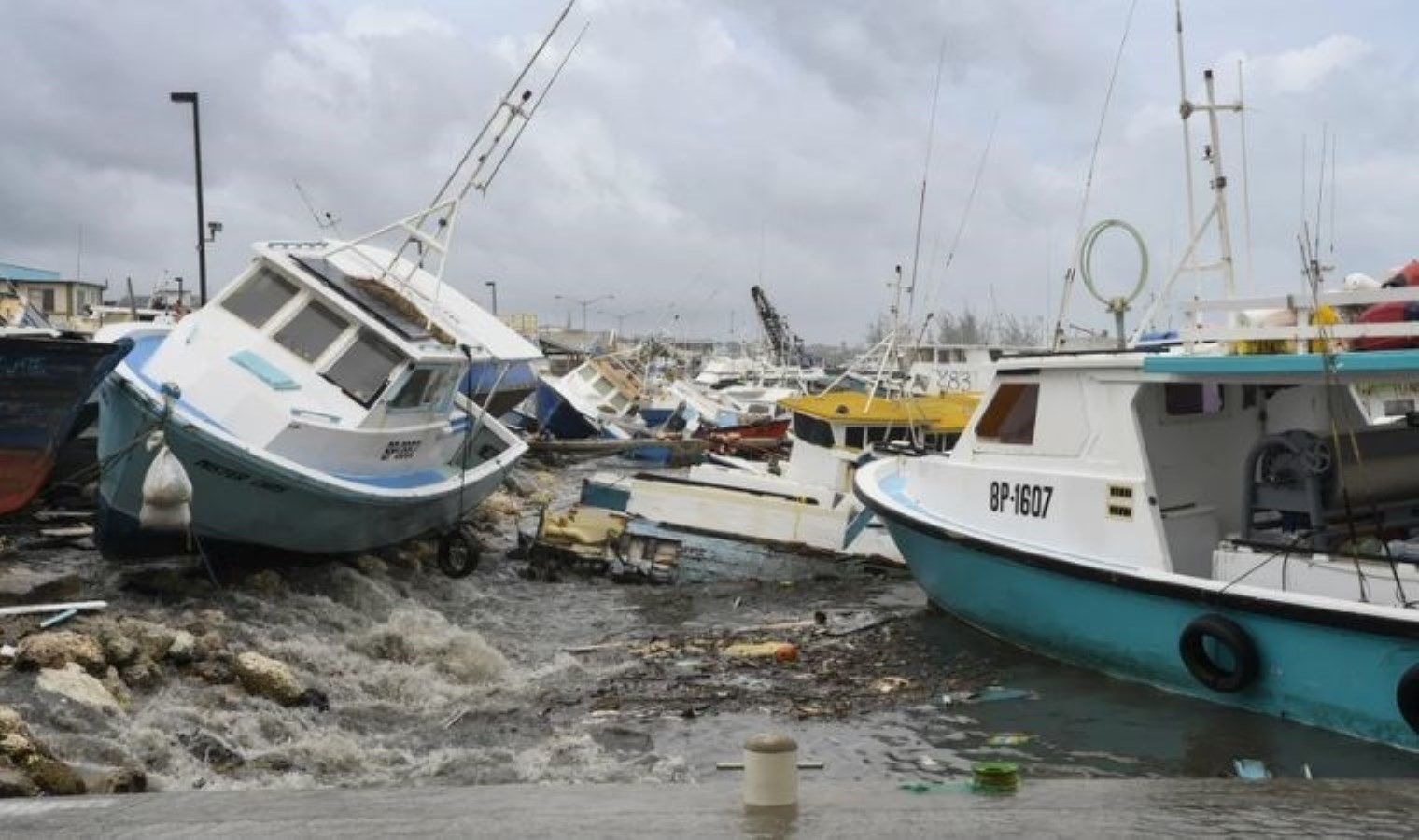 Karayip ülkelerini Beryl Kasırgası vurdu: 1 ölü