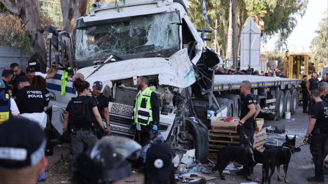 Tel Aviv’de bir kamyon otobüs durağına çarptı: Bir ölü 39 yaralı