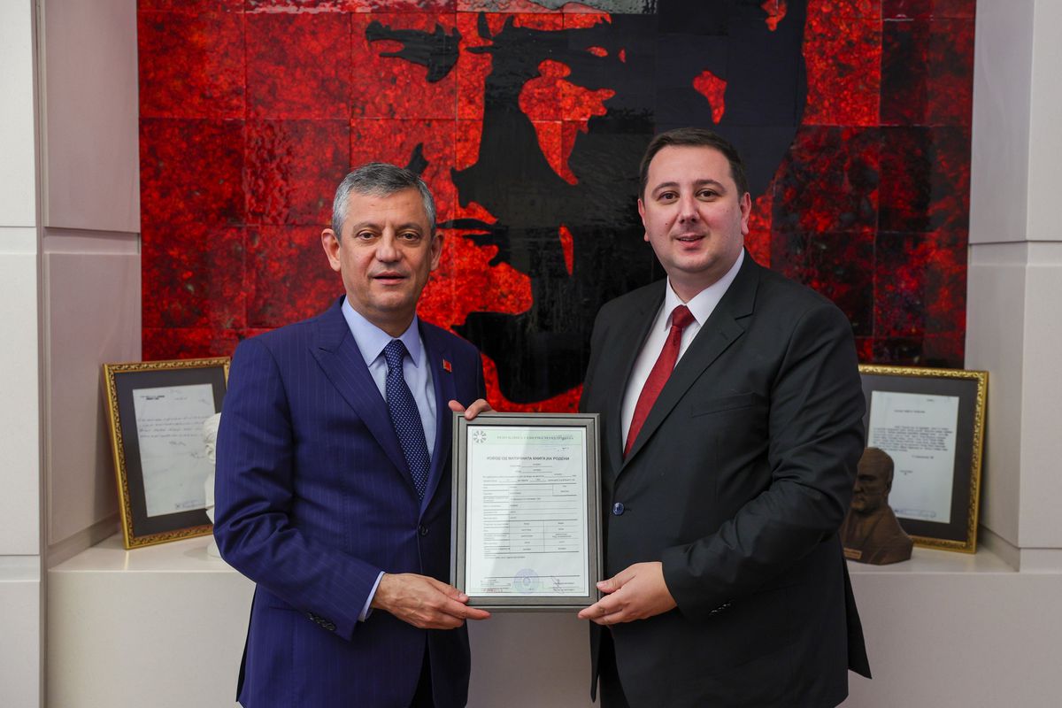 Özgür Özel ve Enes İbrahim’den Anlamlı Buluşma