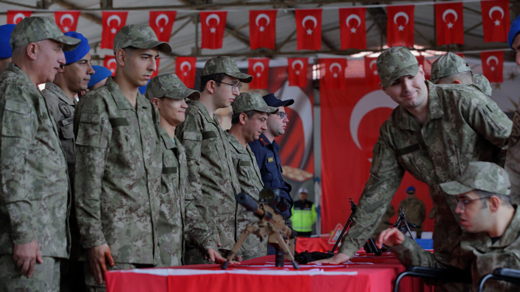 Engelli Gençler Askerlik Hayallerini Gerçekleştirdi: Duygu Dolu Törenler