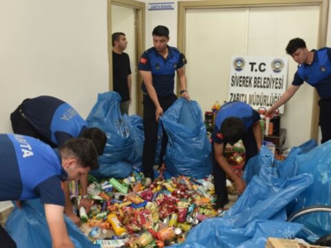 Cocuklarin en sevdigi abur cuburlar icinde tam 5 ton urun bozuk cikti PF6LvZY9